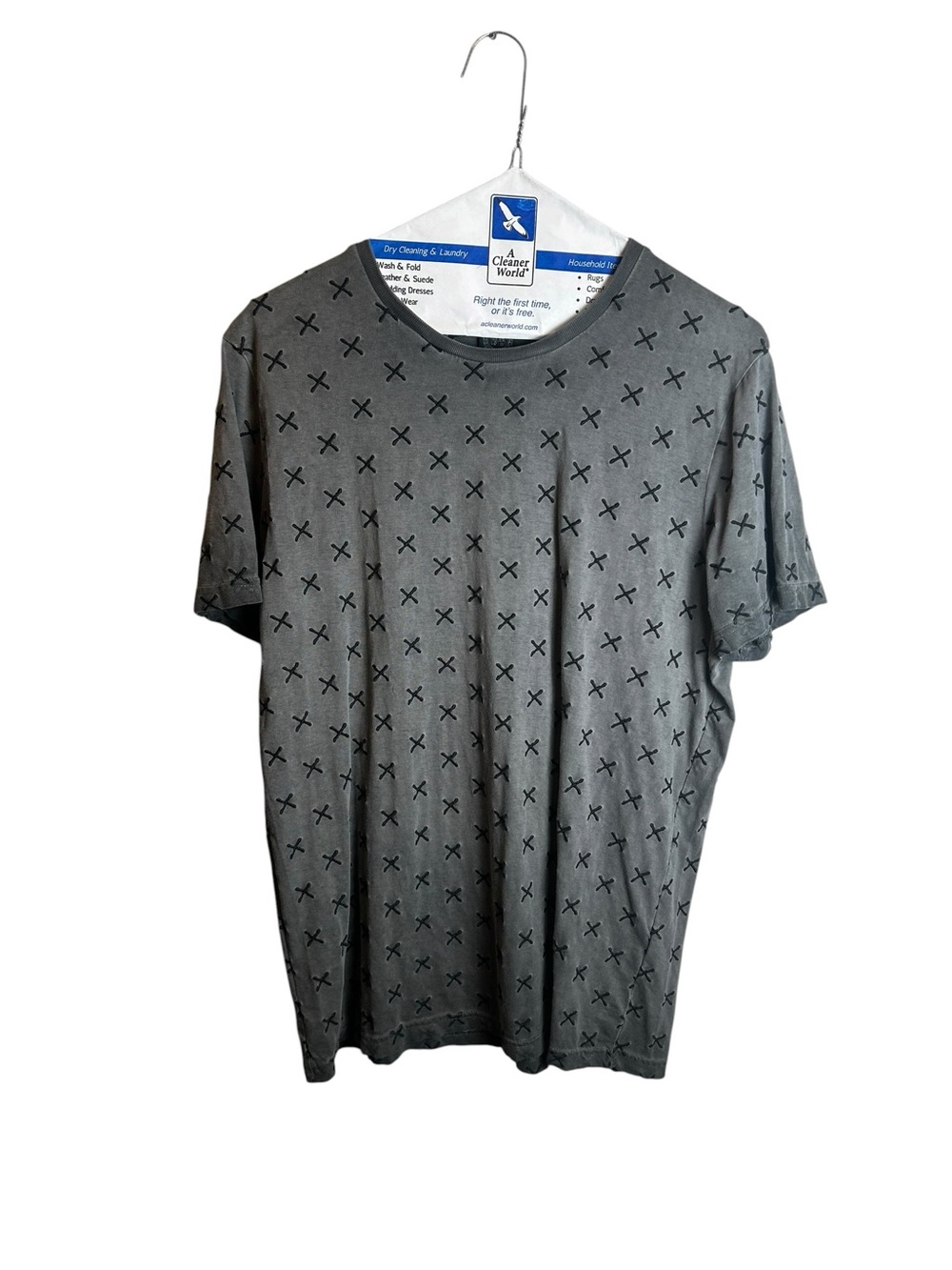 Scorpion Bay All Over Embroidered Cross Tshirt Mens Med Charcoal Grey - Picture 1 of 6